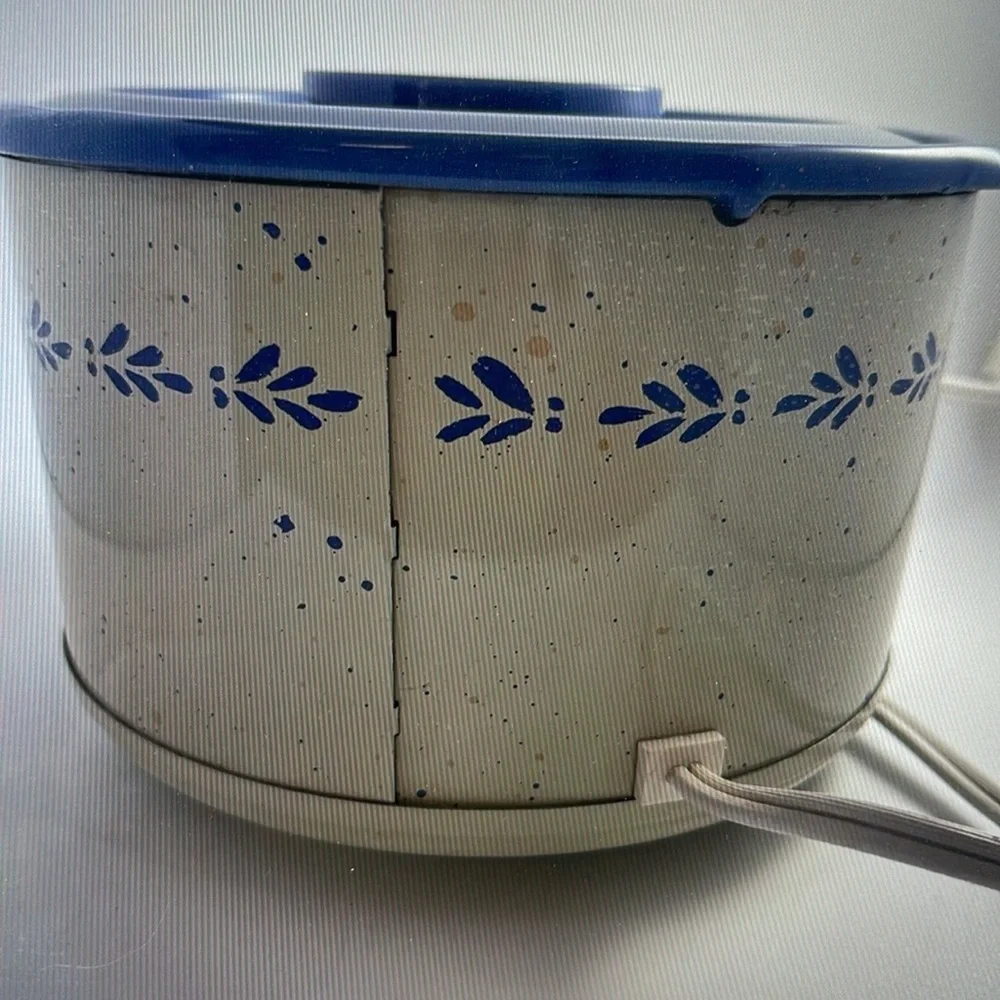 Rival Crockette Crock Pot Slow Cooker 1 Qt Country Blue and Beige Model 3205